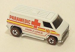 Super Van Ambulance white RL.JPG (12801 bytes)