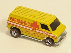 Super Van Ambulance yellow RL.JPG (14735 bytes)