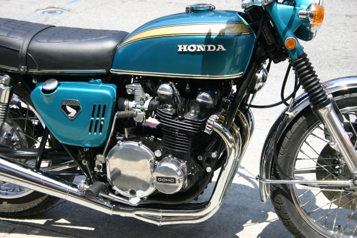 Tom's '70 CB750 Honda with Z1-900 Kawasaki Engine close motor right side