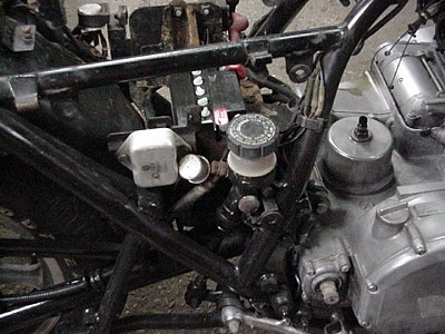 KZ1000 LTD 1978 Unrestored battery area